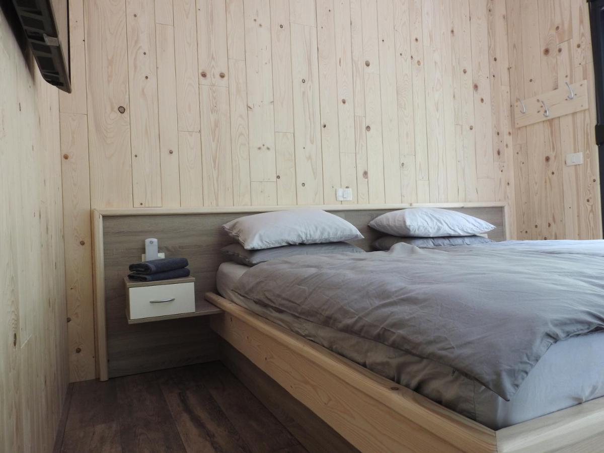 Pocitniski Hisici - Small Holiday Houses Ajdovščina Exteriér fotografie